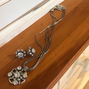 Beautiful Brighton necklace and earring set
